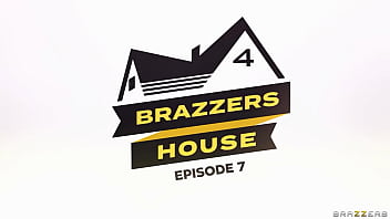 Preview 4 of Doctor And Present Xxxxx Eom - Brazzers House 4: Episode 7 Phoenix Marie,  Victoria Cakes,  Ryan Reid / Brazzers/ Enter XVPROMO on official site for discount