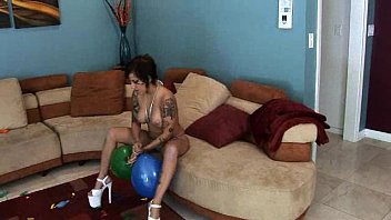 Preview 4 of Big Boobe Xxx - Reagan Balloon