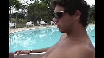 Preview 1 of First Time Xnxx Back Big Guy - Bruno Rios fodendo gostoso na piscina