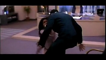 Preview 2 of Columbia Women - youtube.com.?Aitraaz - l Wana Make Love To You - Akshay Kumar p. Chopra.flv?? - YouTube