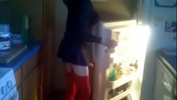Preview 4 of Hotel Late - Robin in Tinas Kitchen