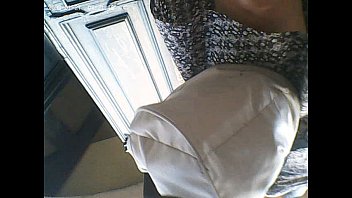 Preview 3 of Elle Rase Une Queue - upskirt no panties ma voisine