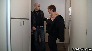 Preview 1 of Marionfavrett - Huge BBW gives head and gets banged in the shower