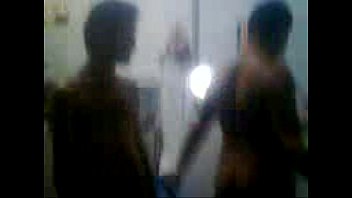Preview 1 of 1st Time Indiyan - Ligeirinho chupando Dudu