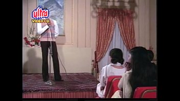 Preview 4 of Footing Q - YouTube - Main pal do pal ka shayar hun.... (Kabhi Kabhie).FLV