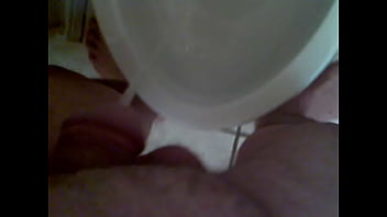 Preview 1 of Arabgirlaccepts - me urinating