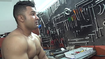 Preview 2 of Grand Father Sex Video - MECANICO FUDENDO BUCETA E CUZINHO