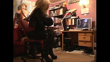 Preview 1 of Download My Phones - Roxina2010FunnyGurlBigBoobs130410.WMV