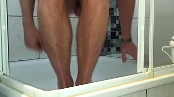 Preview 4 of Marocaine Paris - peeing in my shower