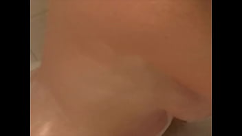 Preview 4 of Vinxxnx - Dirty Bubbles with KELLEY CABBANA