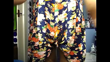 Preview 1 of Anal Kinky - DSCN0790.AVI...it&#039_s me,  with my floral dress, masturbating in my bathroom2