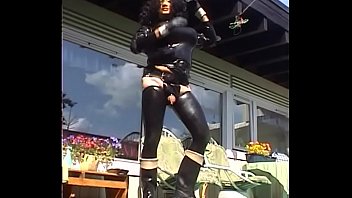 Preview 4 of Beach S3x - Roxina2004RubberTrannyOutdoorr150704XXL.WMV