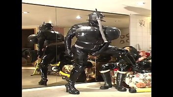 Preview 4 of Hot Dubi Xxx Sexx - Roxina2005HeavyRubberCockGurl050405.WMV