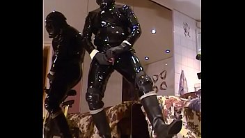 Preview 1 of Hang Saja - Roxina2002WannaCumInFullRubber260202.WMV