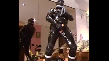 Preview 3 of Sussy Leon - Roxina20020RubberBizarreTube041002.WMV
