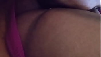 Preview 3 of Lesbians Sluts - Chupando a buceta da minha meia irm&atilde_ no sof&aacute_ da sala