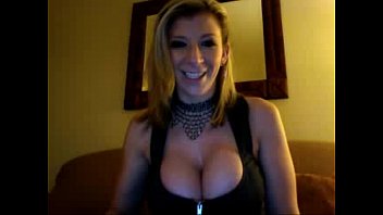Preview 1 of Pay Craidet - SaraVegaswAlexis cam2cam
