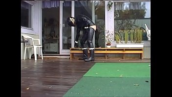 Preview 3 of Mature Porno Nl - Roxina2000RubberBootperv060809XXL.WMV