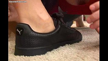 Preview 2 of Baja Rs Com - KissHerFoot (clip 16)