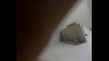 Preview 4 of German Short Handjob Cum - comendo a vadia agora de frango