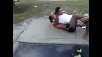 Preview 3 of Punjabi Aunty Lover - safadinhos.net -  Tirando a roupa do amigo na rua