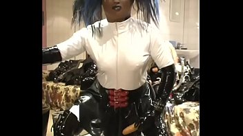 Preview 3 of Sri Lanka Muslim Young Couple - Roxina2007EbonyBabeAndDoll230207XL.WMV