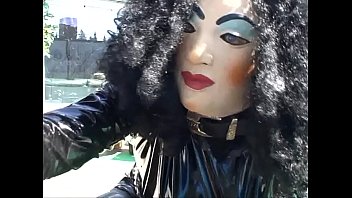 Preview 2 of You Cant Touch Me - Roxina2005HotGardenGurl270405.WMV