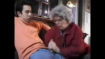 Preview 2 of Jepenes Family - el nieto y su abuela