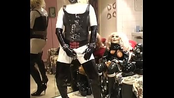 Preview 2 of Kainna Dier - Roxina2007FetishLadyInWhite040307XL.WMV