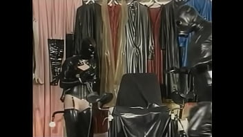 Preview 1 of Seduce Hair Saloon - Rubber couple sucking