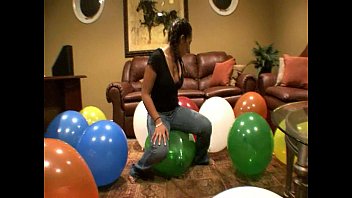 Preview 1 of Artis First Sex - Leona Dulce