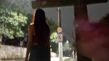 Preview 3 of Igry Kazino Vulkan - Punheta arriscada na rua pra ruiva gostosa no ponto de onibus