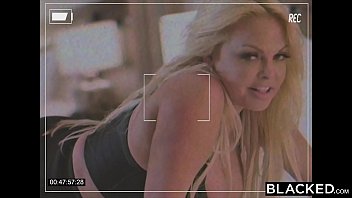 Preview 1 of Mom Big Putts - V&iacute_deo de verificaci&oacute_n