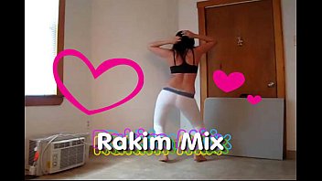 Preview 1 of Girls Bus 70s Shower - Rakim Mix By NewUploader1