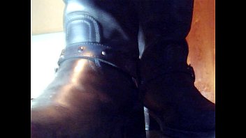 Preview 1 of Xxx 18 19 20 Years Old - Boot Play