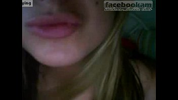 Preview 4 of Arabic Teen Porn - Cutey strips on cam and wow