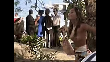 Preview 2 of Madar Vid Boy - Juliana Paes Topless