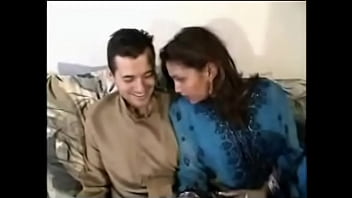 Preview 1 of Sex Isteri Curang - NASEEM SINDHI GIRL SEXY TALK WITH HER BF PT1