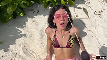 Preview 3 of Sonxnx With Mom Hd - Katty pees powerfully on the beach and I give her golden shower on her face