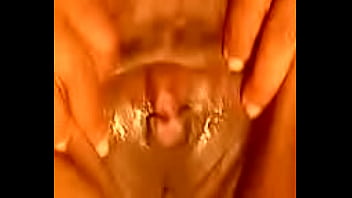 Preview 2 of Tirando Con Yoselin - spreading my pussy