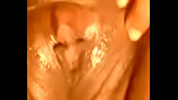 Preview 3 of Tirando Con Yoselin - spreading my pussy