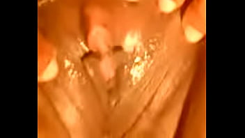 Preview 4 of Tirando Con Yoselin - spreading my pussy