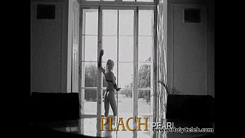 Preview 1 of Tilcking - Peach Pearl seduce to u