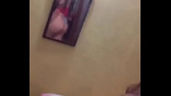 Preview 1 of Mom Morning Sex Video Xxx - Perrita muestra sus tetas