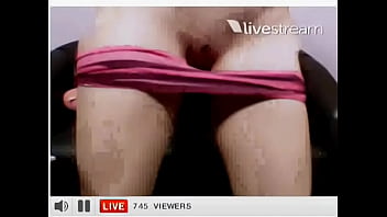 Preview 4 of Mutter Zieht Sohn Dessous An - Loira stripe twitcam