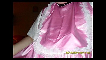 Preview 3 of Tube Mom Busty - Debra Trav Est De Retour