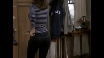 Preview 2 of Mamasitas Xxx Com - fuckable leah remini in jeans (soomed)