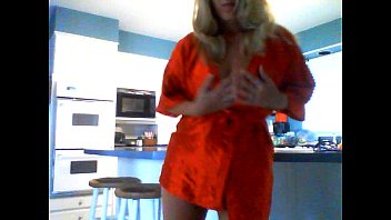 Preview 1 of Teen Crempiu - Horny Milf Plays in the Kitchen!