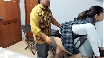 Preview 2 of Xxx Hothd - Chica es descubierta por su padrastro con sus mentiras y &eacute_l la cubre a cambio de comerse su verga