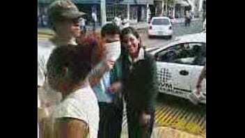 Preview 2 of Cuties Heels - REPARTIENDO PAPALES EN GARCIA.3GP